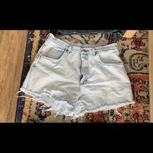 Women’s light wash mom shorts